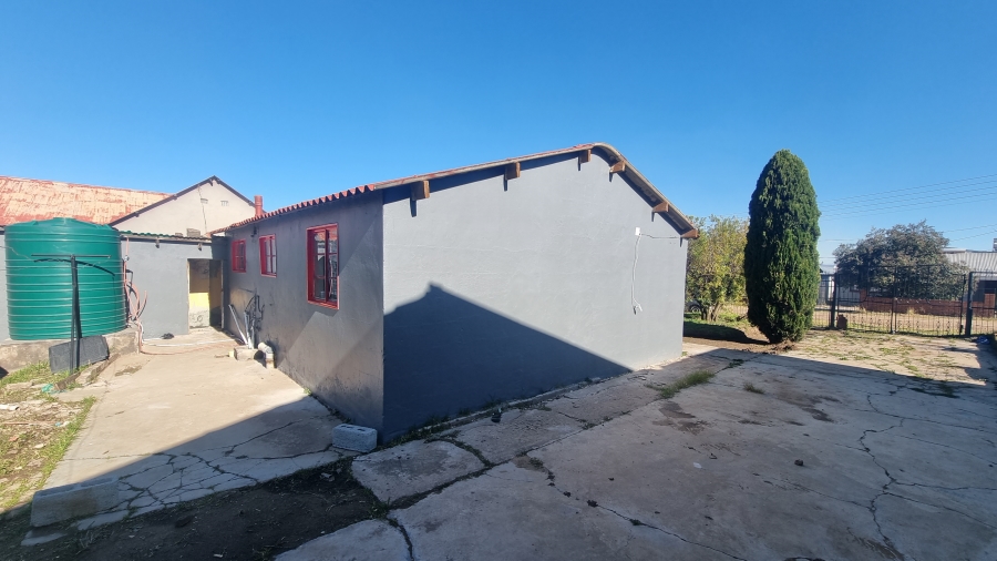 2 Bedroom Property for Sale in Ezibeleni Eastern Cape